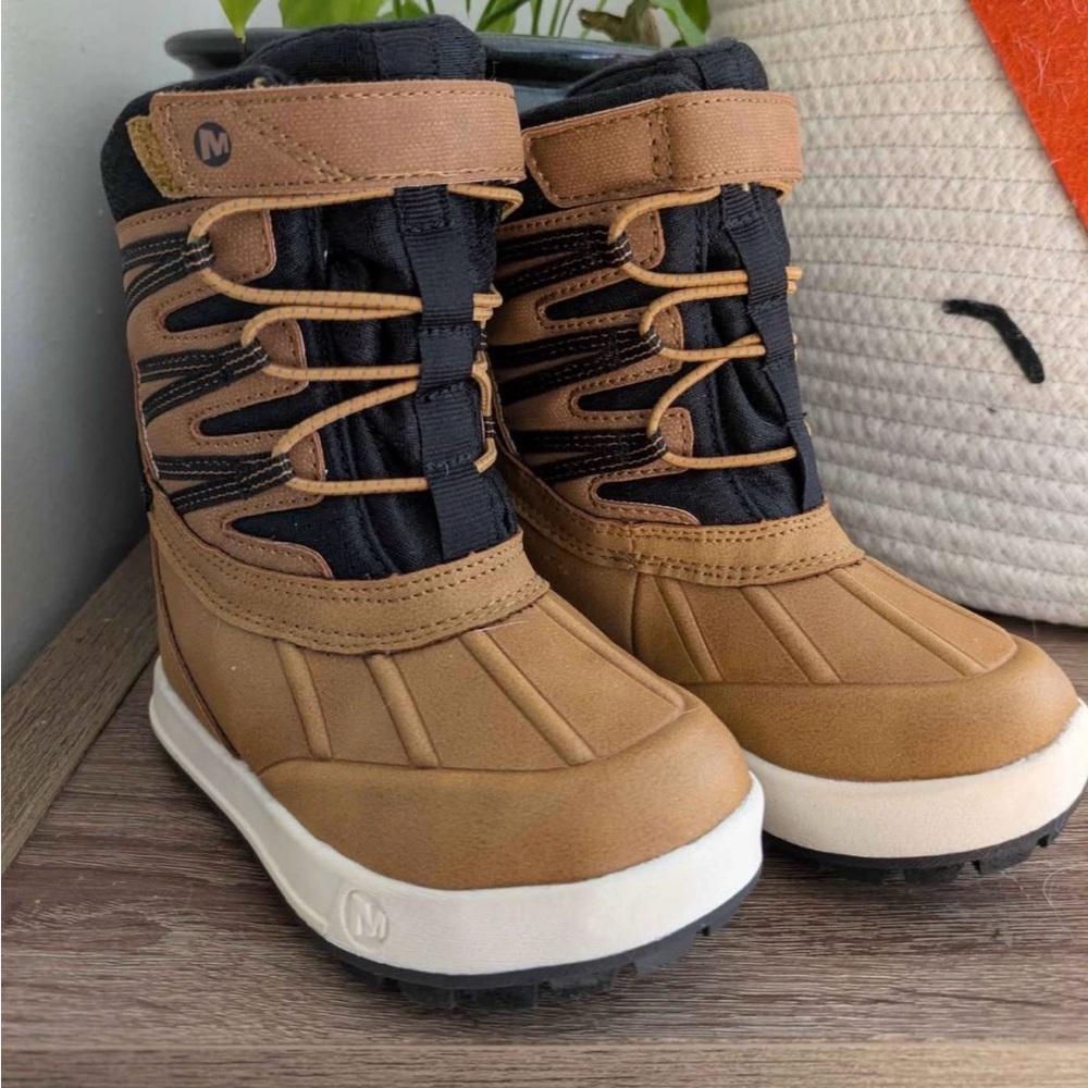 Merrell Tan and Black Kids Snow Boots